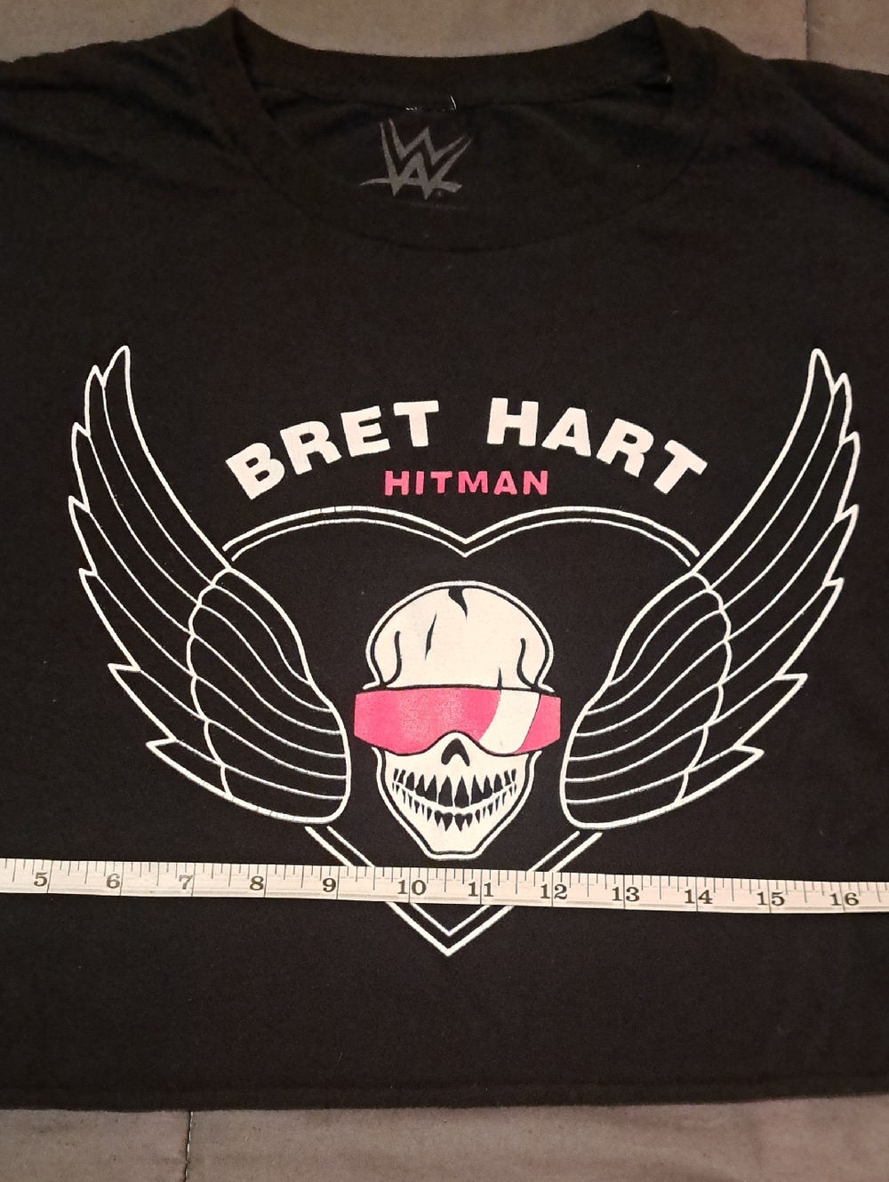 💒WWE Bret Hart Skull Tee - Black with Pink and White